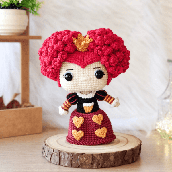 Red Queen | Alice in Wonderland main image
